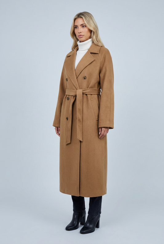 Camel cappotto lungo misto lana cintura revers doppiopetto oversize closeup