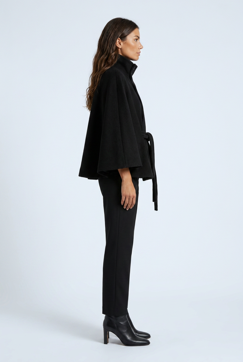 Black cappotto corto mantella collo alto cintura maniche a cappa misto lana side