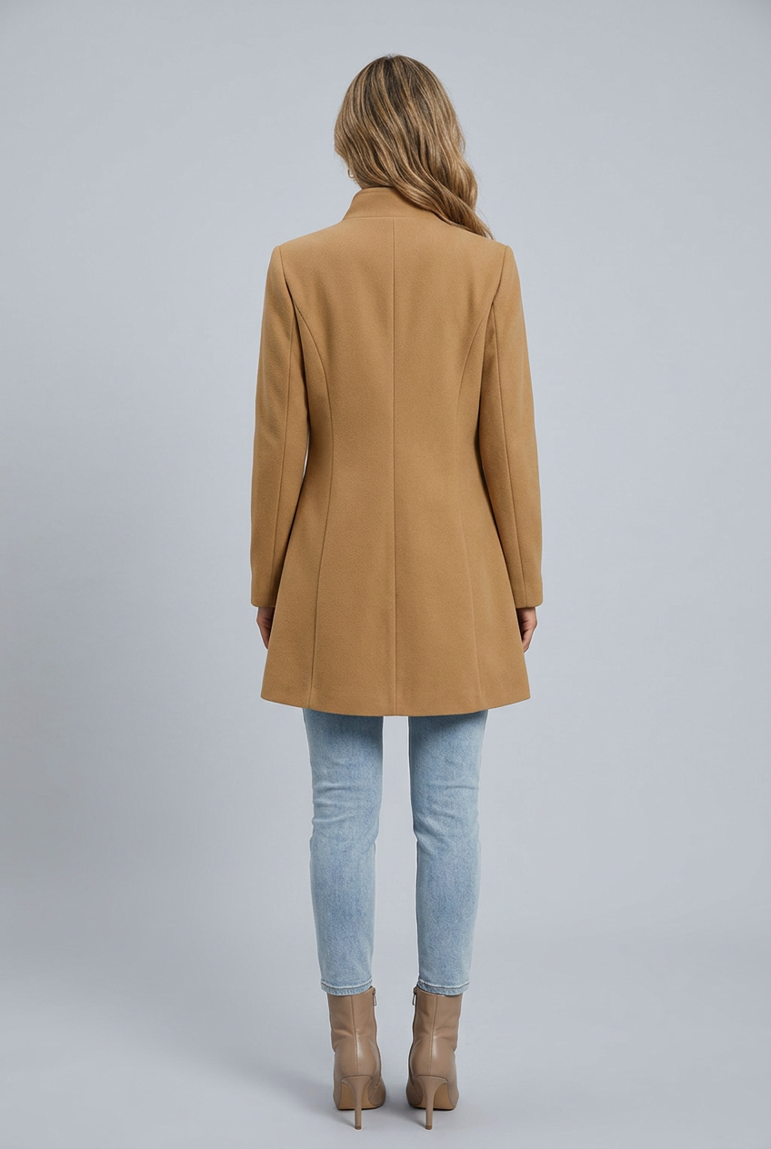Camel cappotto linea A abbottonato collo alto svasato effetto lana back