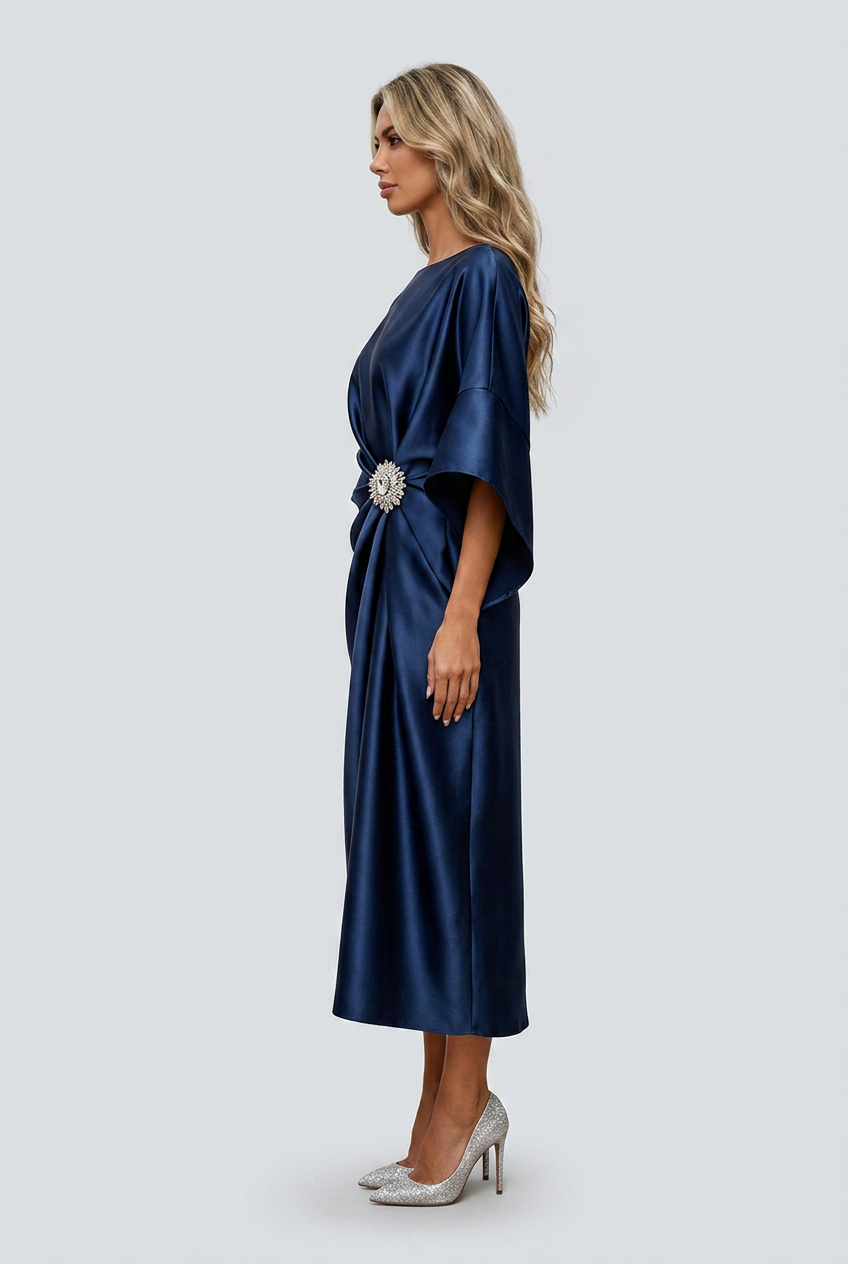 Navy abito midi raso manica kimono scollo barca broche vita side